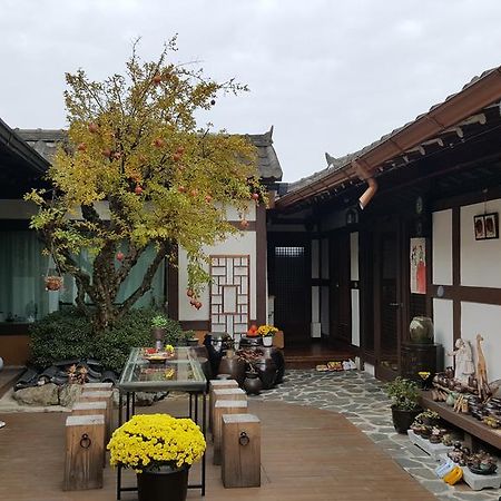 Inyeon Hanok Guesthouse Jeonju Exteriör bild