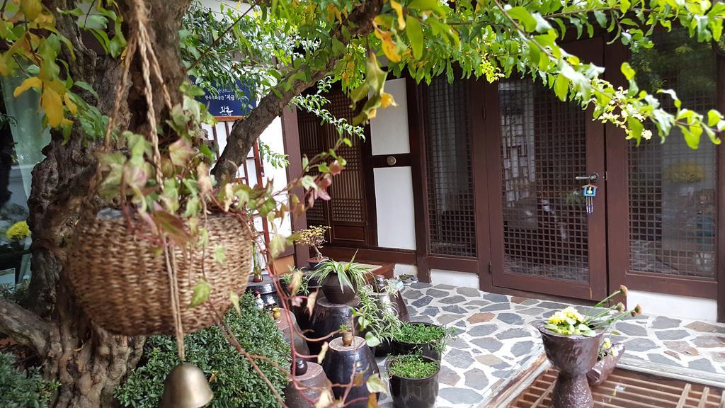 Inyeon Hanok Guesthouse Jeonju Exteriör bild
