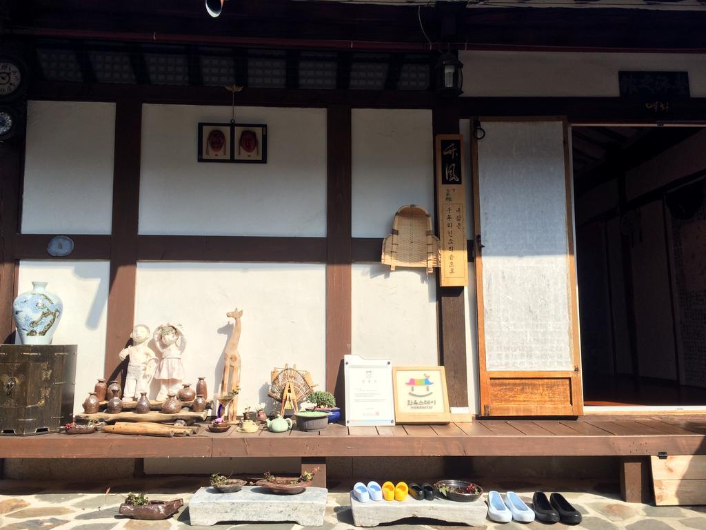 Inyeon Hanok Guesthouse Jeonju Exteriör bild