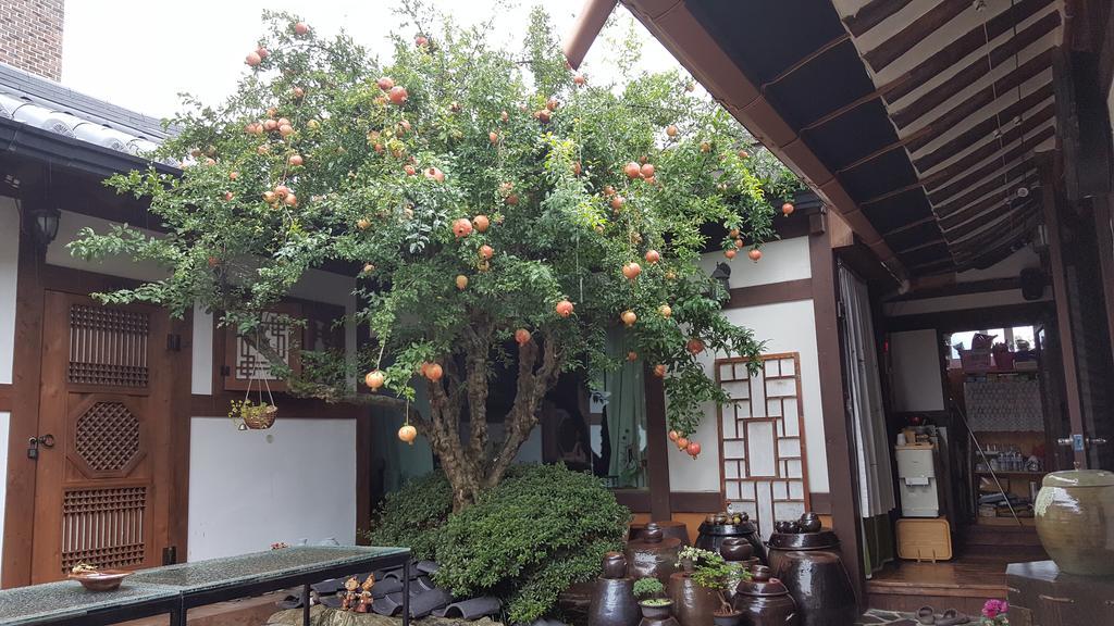 Inyeon Hanok Guesthouse Jeonju Exteriör bild
