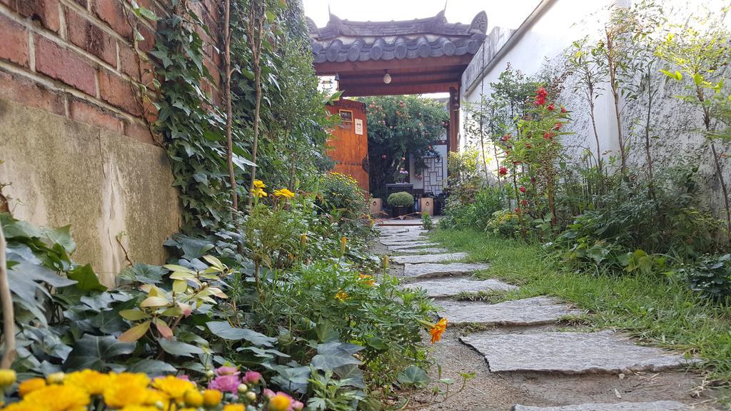 Inyeon Hanok Guesthouse Jeonju Exteriör bild
