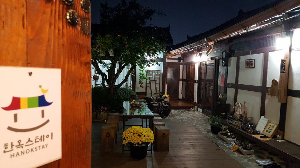 Inyeon Hanok Guesthouse Jeonju Exteriör bild