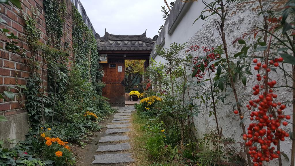Inyeon Hanok Guesthouse Jeonju Exteriör bild