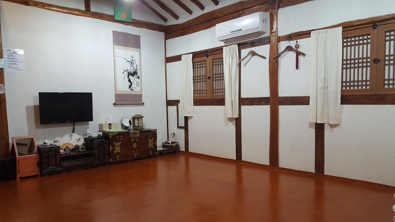 Inyeon Hanok Guesthouse Jeonju Exteriör bild