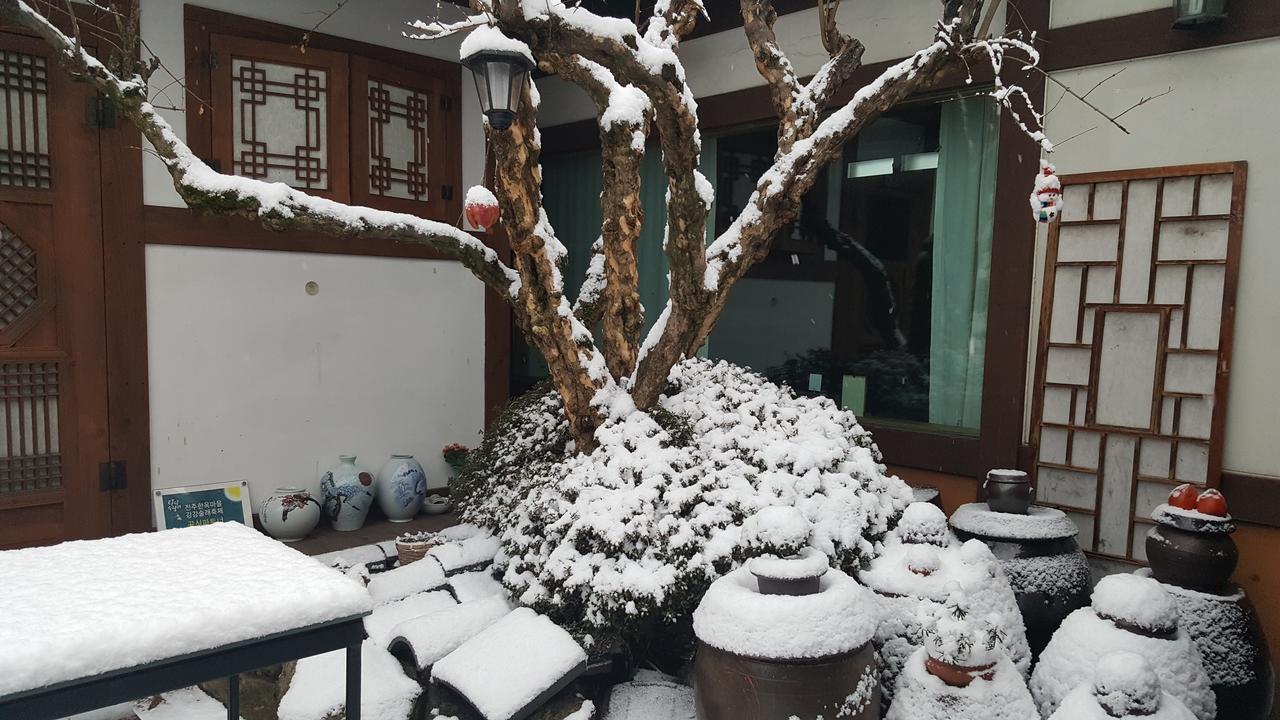 Inyeon Hanok Guesthouse Jeonju Exteriör bild