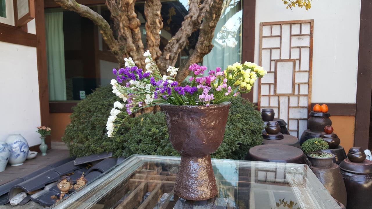 Inyeon Hanok Guesthouse Jeonju Exteriör bild