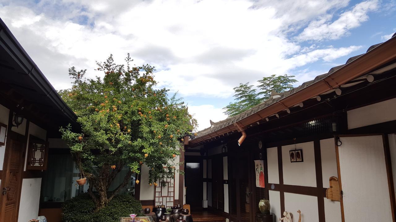 Inyeon Hanok Guesthouse Jeonju Exteriör bild