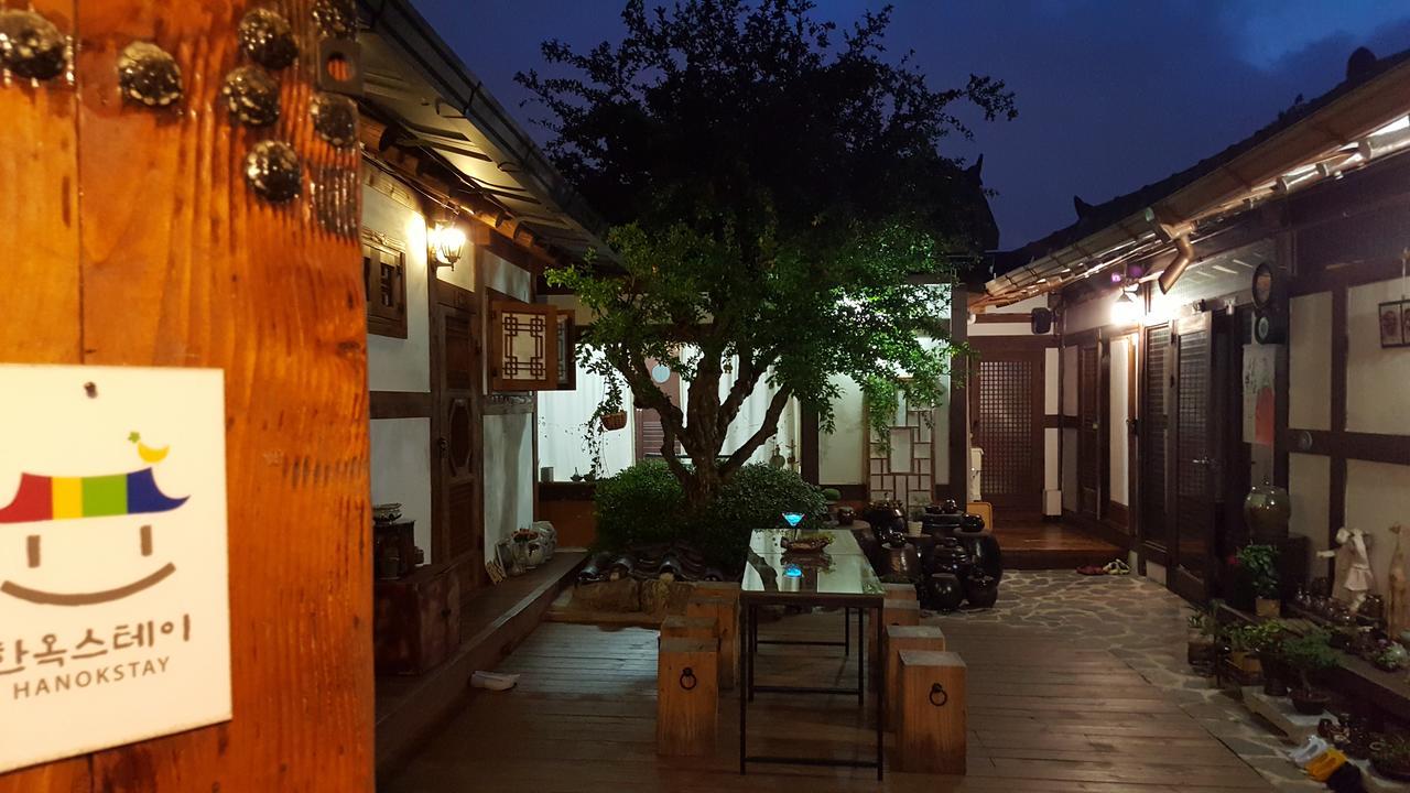 Inyeon Hanok Guesthouse Jeonju Exteriör bild