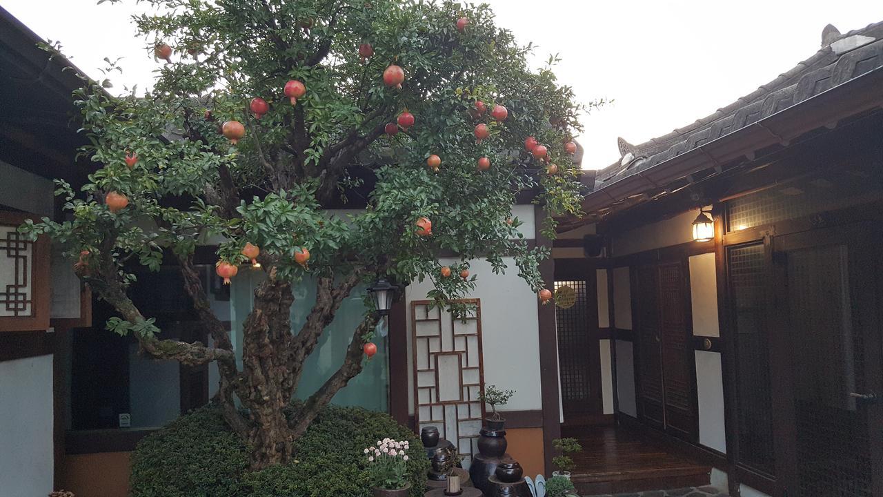 Inyeon Hanok Guesthouse Jeonju Exteriör bild