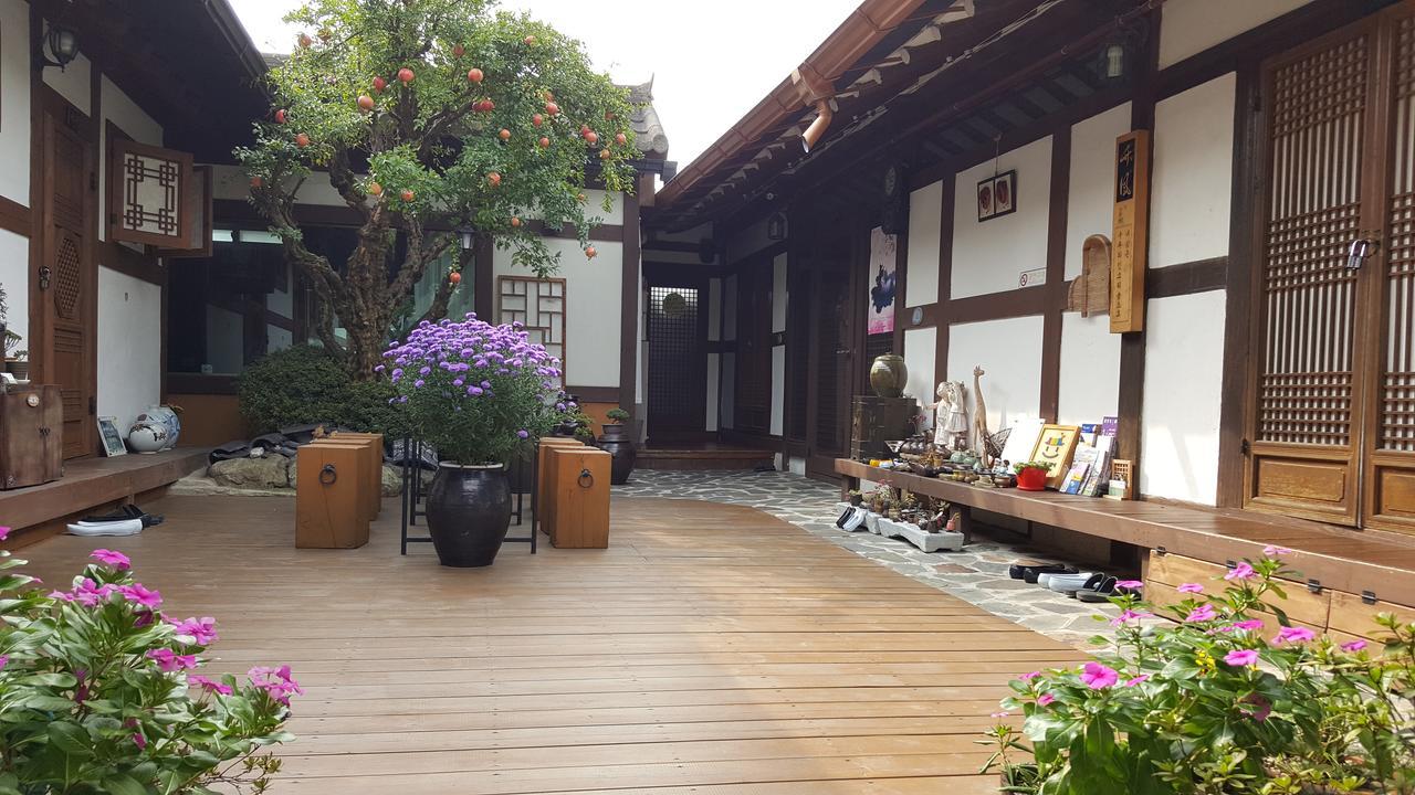 Inyeon Hanok Guesthouse Jeonju Exteriör bild