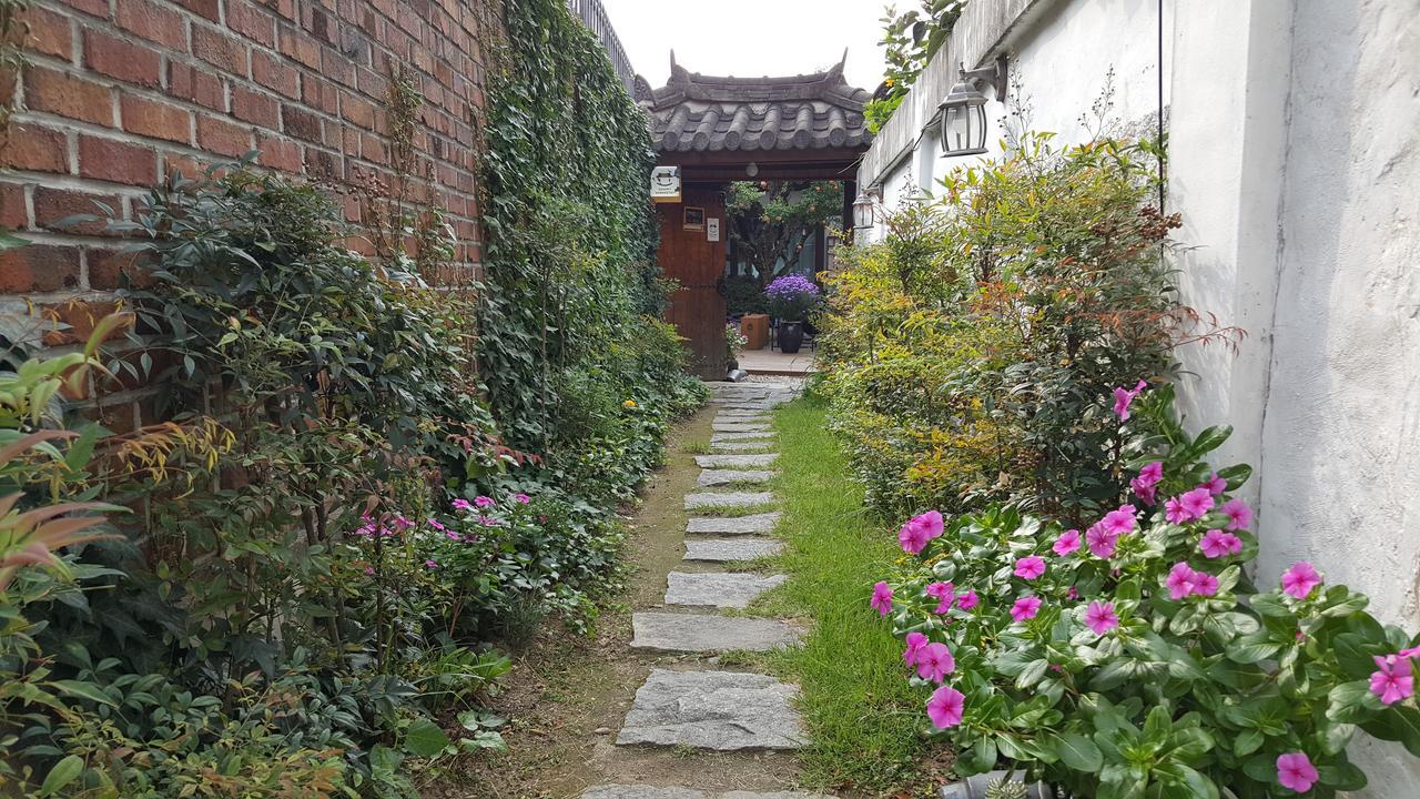 Inyeon Hanok Guesthouse Jeonju Exteriör bild