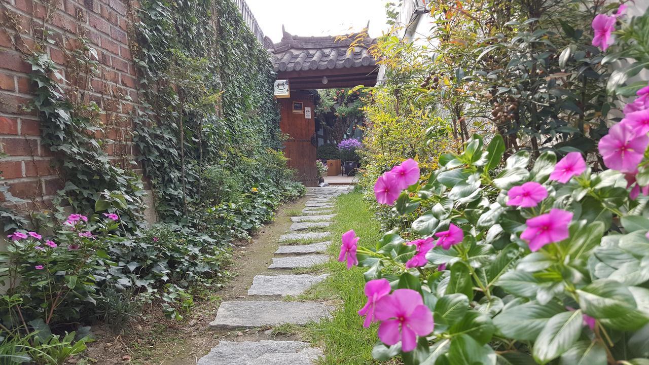 Inyeon Hanok Guesthouse Jeonju Exteriör bild